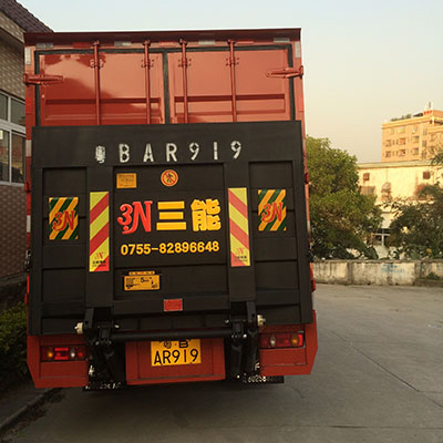 貨車尾板安裝，安全與實(shí)用的完美結(jié)合