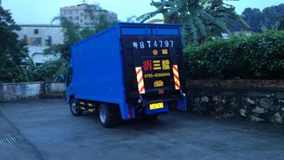 冷藏車尾板的作用，保障貨物新鮮度與安全性
