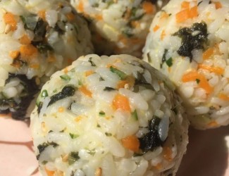 清爽夏日午餐小便當(dāng)——三七花五彩飯團